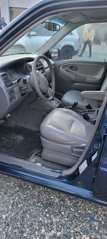 2002 Chevrolet Tracker — foto 3 / 7