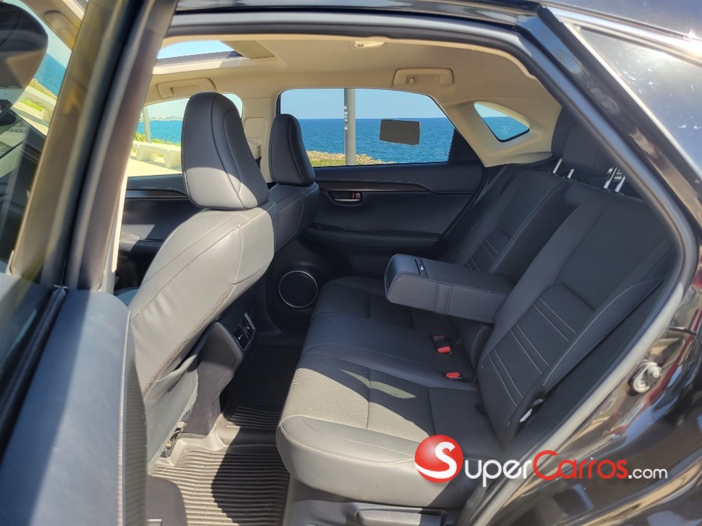 2019 Lexus NX 300 — foto 8 / 9
