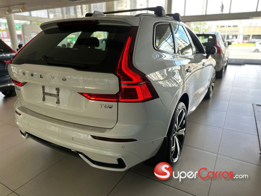 2025 Volvo XC60 Plus Recharge — foto 3 / 10