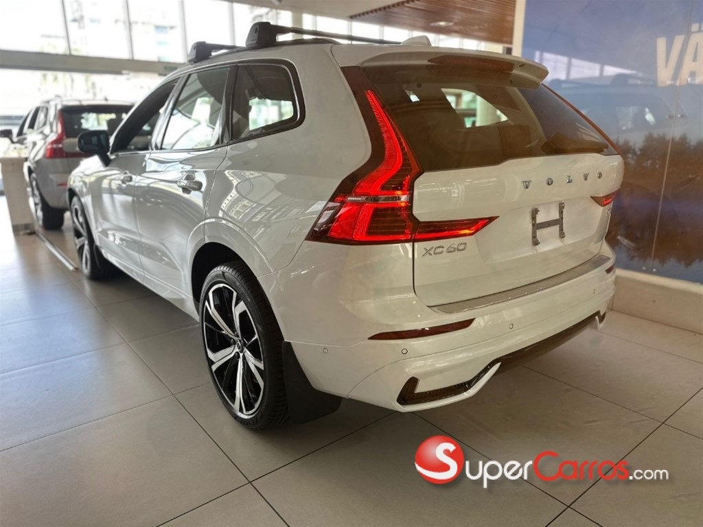 2025 Volvo XC60 Plus Recharge — foto 4 / 10