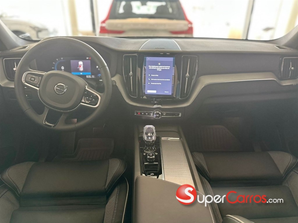 2025 Volvo XC60 Plus Recharge — foto 9 / 10