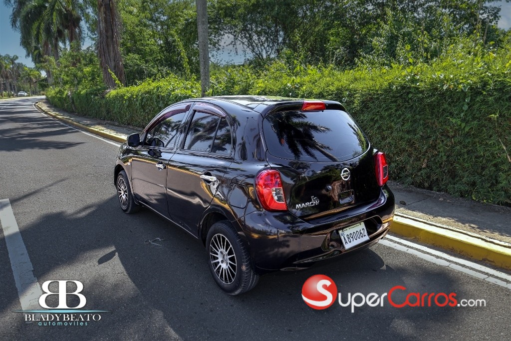 2015 Nissan March — foto 9 / 10
