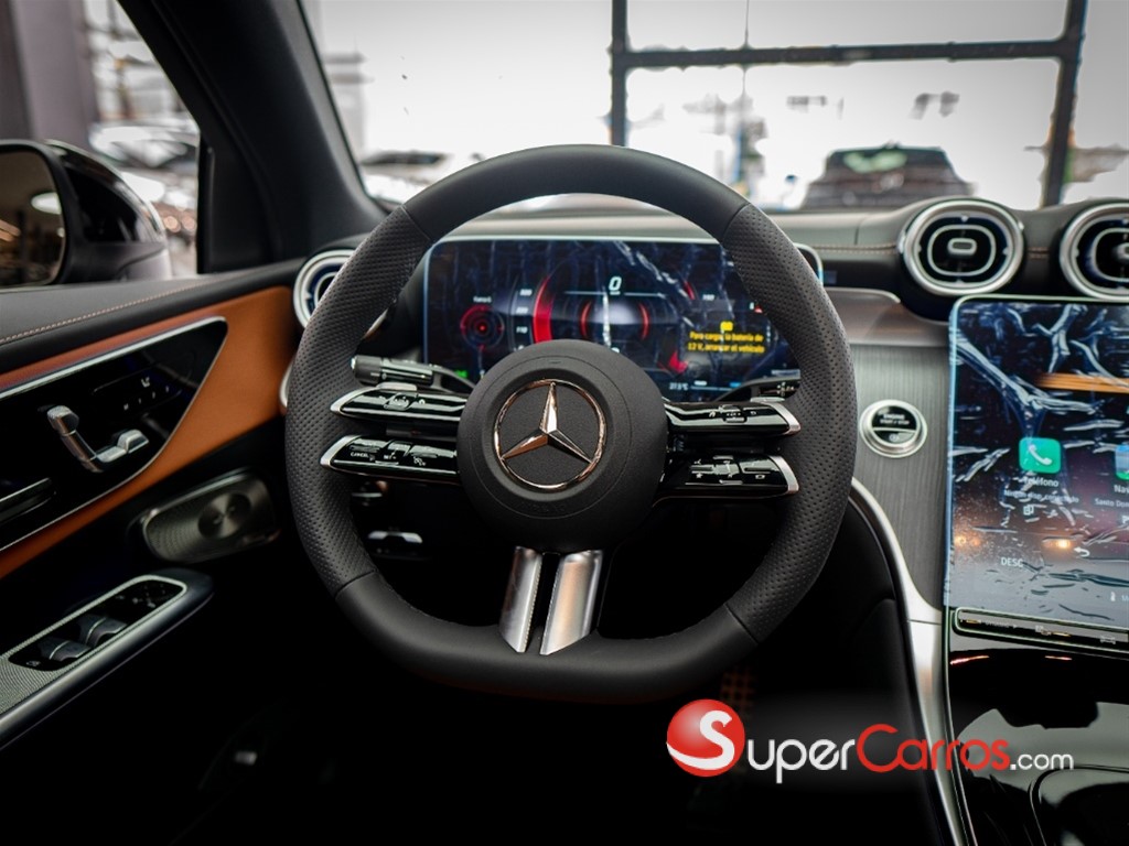 2026 Mercedes-Benz Clase GLC 200 AMG — foto 5 / 9