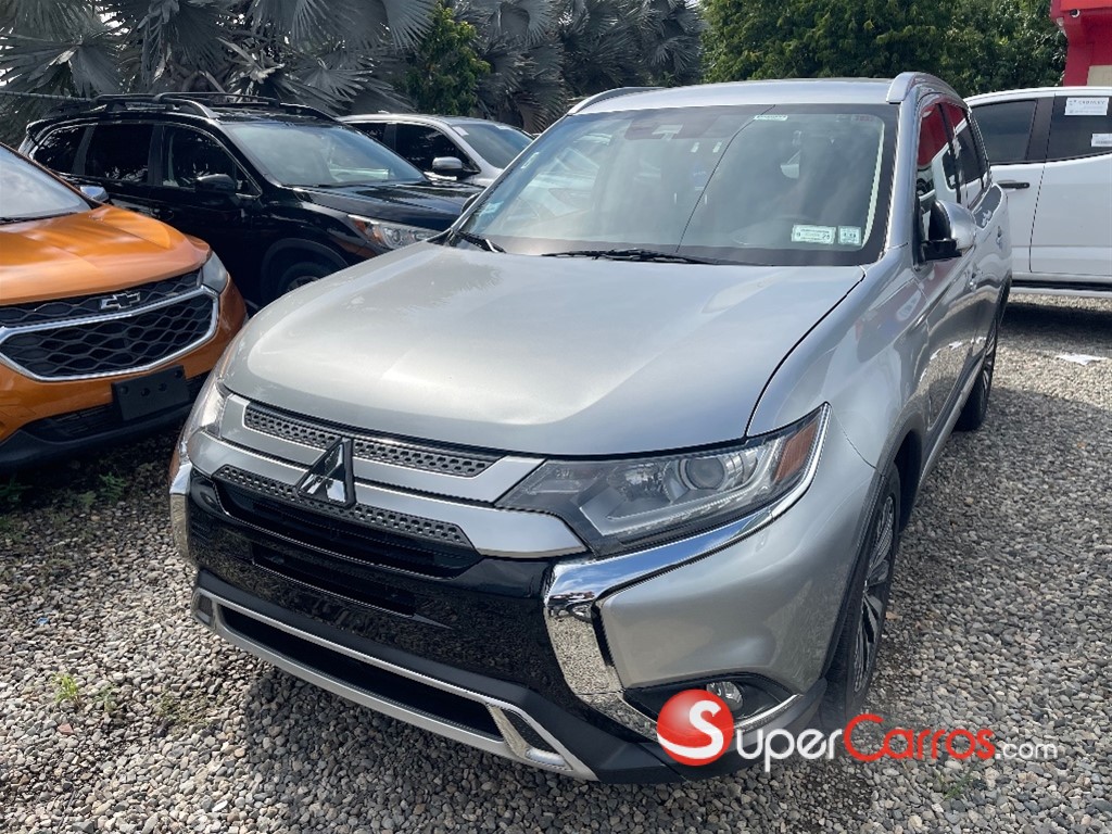 2020 Mitsubishi Motors Outlander Limited — foto 1 / 9