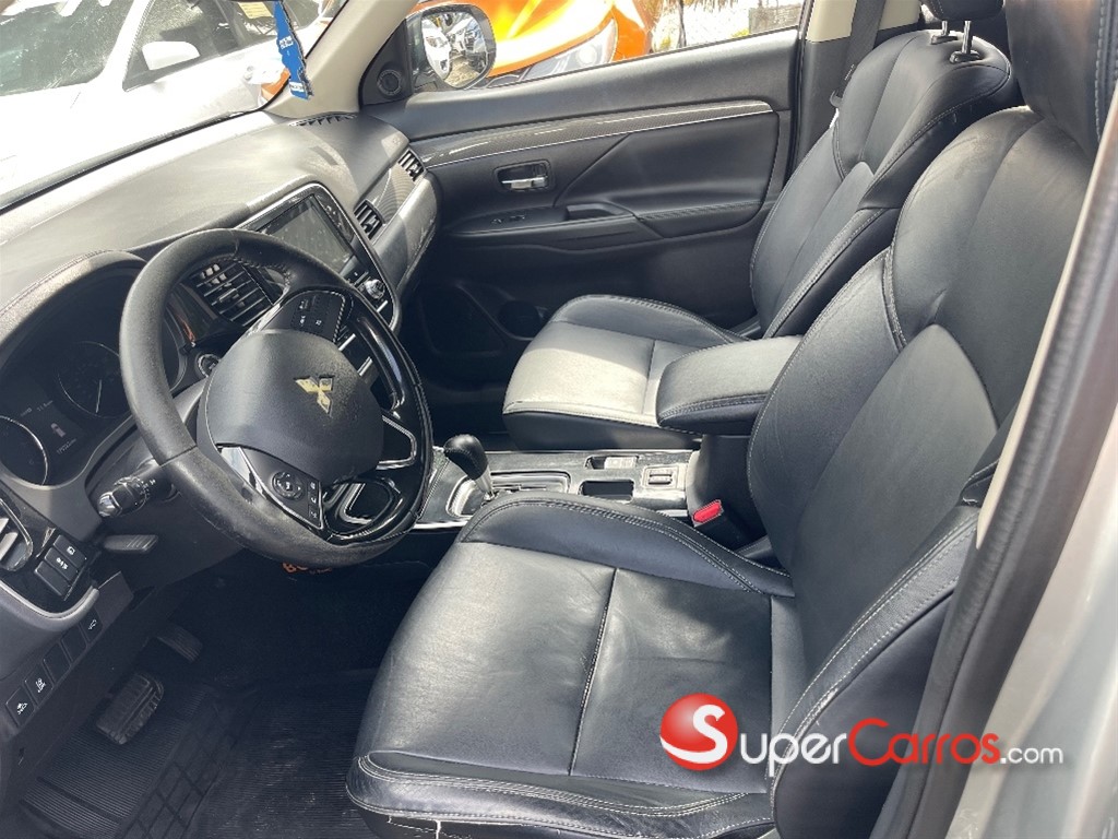 2020 Mitsubishi Motors Outlander Limited — foto 4 / 9