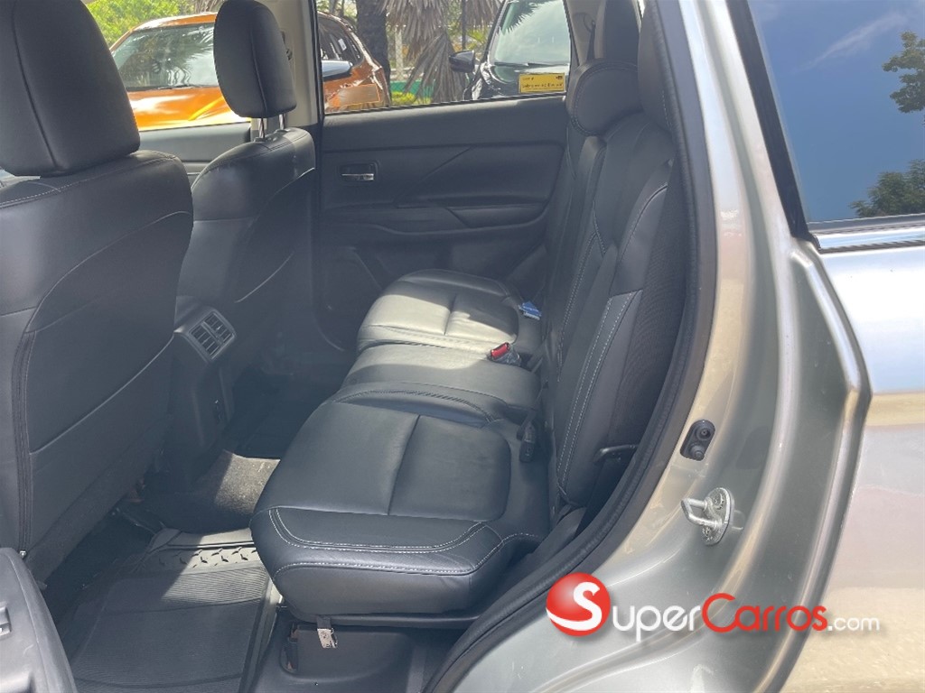 2020 Mitsubishi Motors Outlander Limited — foto 6 / 9