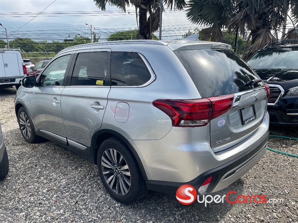 2020 Mitsubishi Motors Outlander Limited — foto 7 / 9