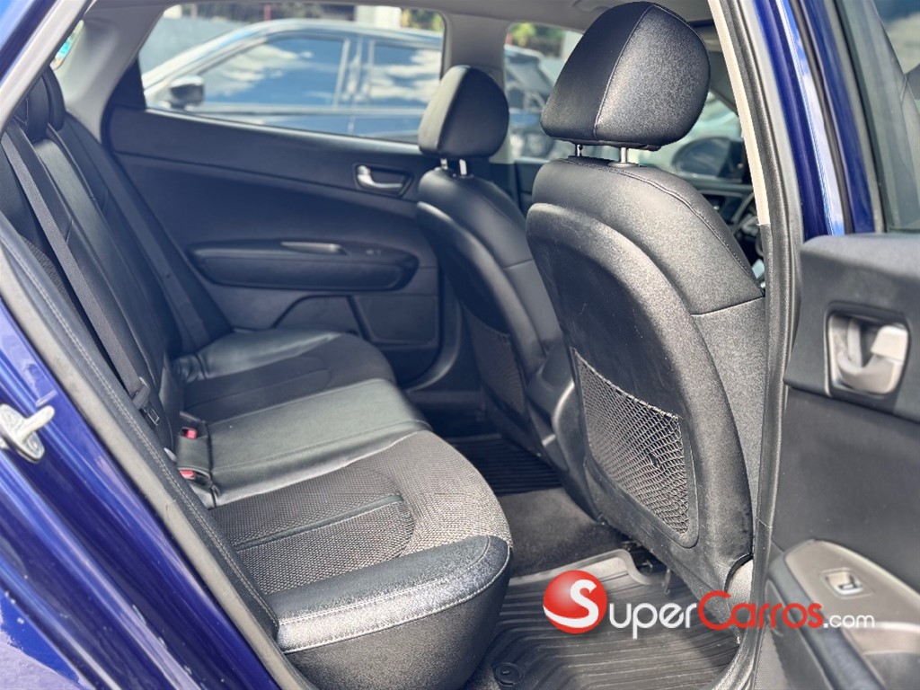 2020 Kia Optima S — foto 8 / 10