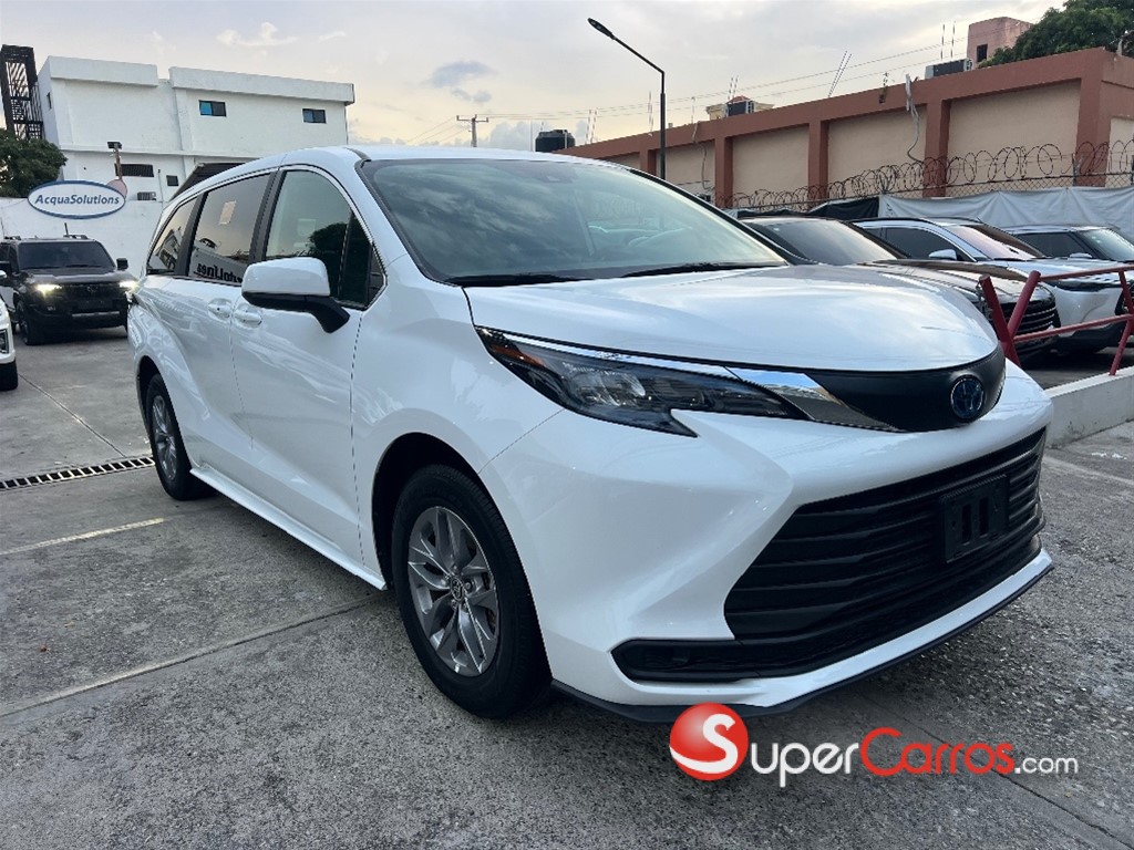 2025 Toyota Sienna LE — foto 3 / 12