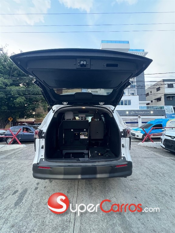 2025 Toyota Sienna LE — foto 6 / 12