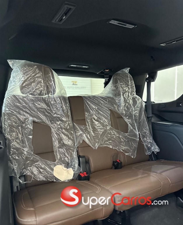 2023 Chevrolet Tahoe Highcountry Duramax — foto 8 / 12