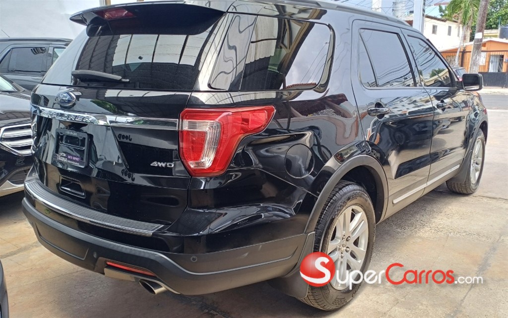 2018 Ford Explorer XLT 4WD — foto 4 / 12