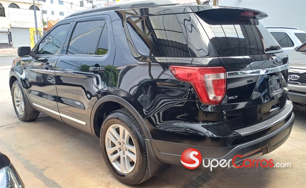 2018 Ford Explorer XLT 4WD — foto 5 / 12