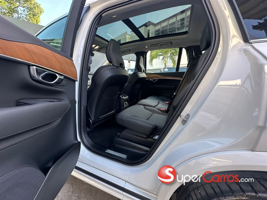 2025 Volvo XC90 Plus Recharge — foto 8 / 12
