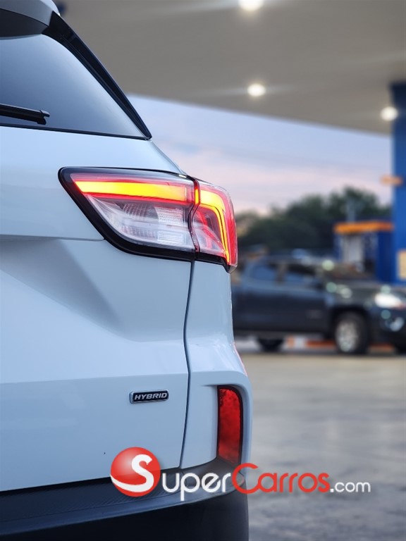 2020 Ford Escape Hybrid — foto 8 / 12