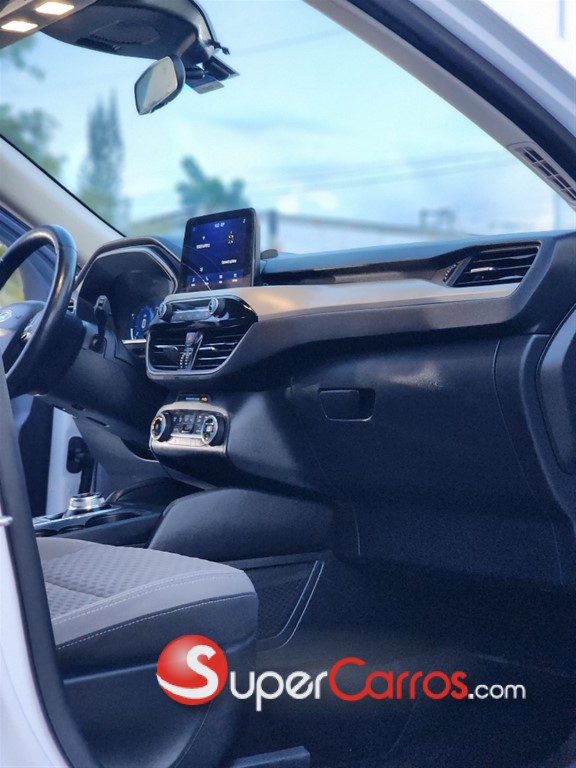 2020 Ford Escape Hybrid — foto 9 / 12