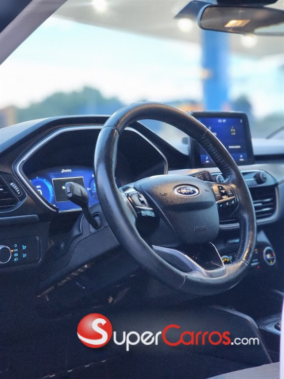 2020 Ford Escape Hybrid — foto 10 / 12