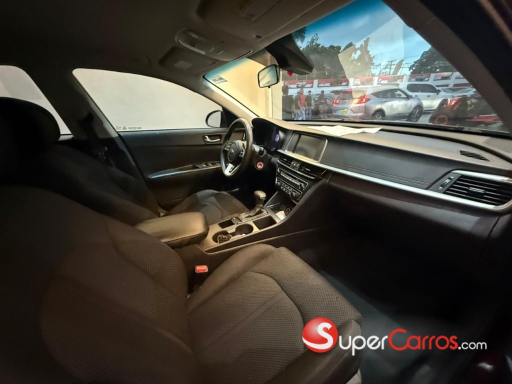 2020 Kia Optima — foto 7 / 10