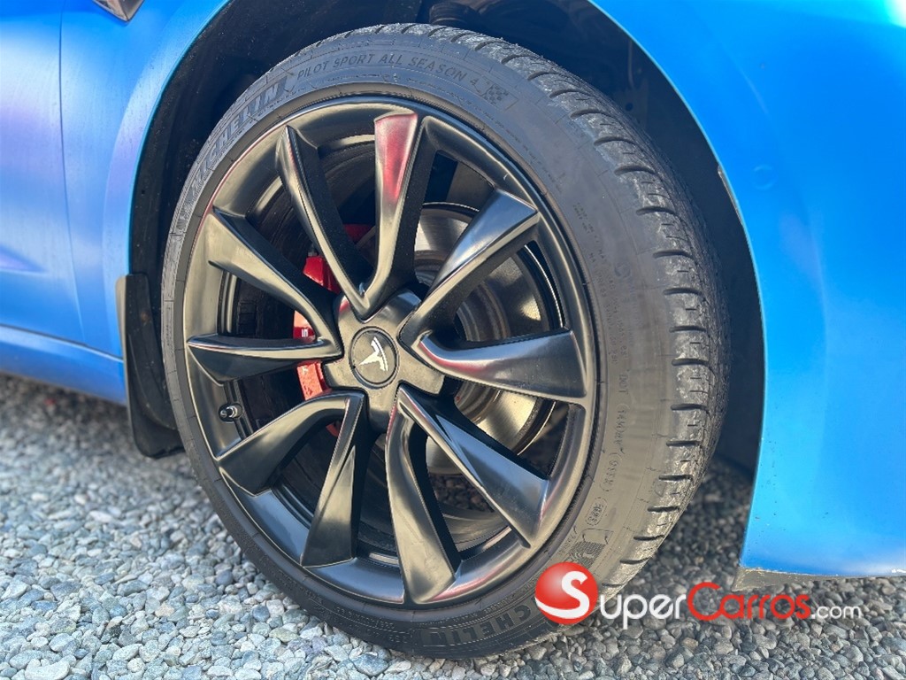 2018 Tesla Model 3 Long Range — foto 3 / 4