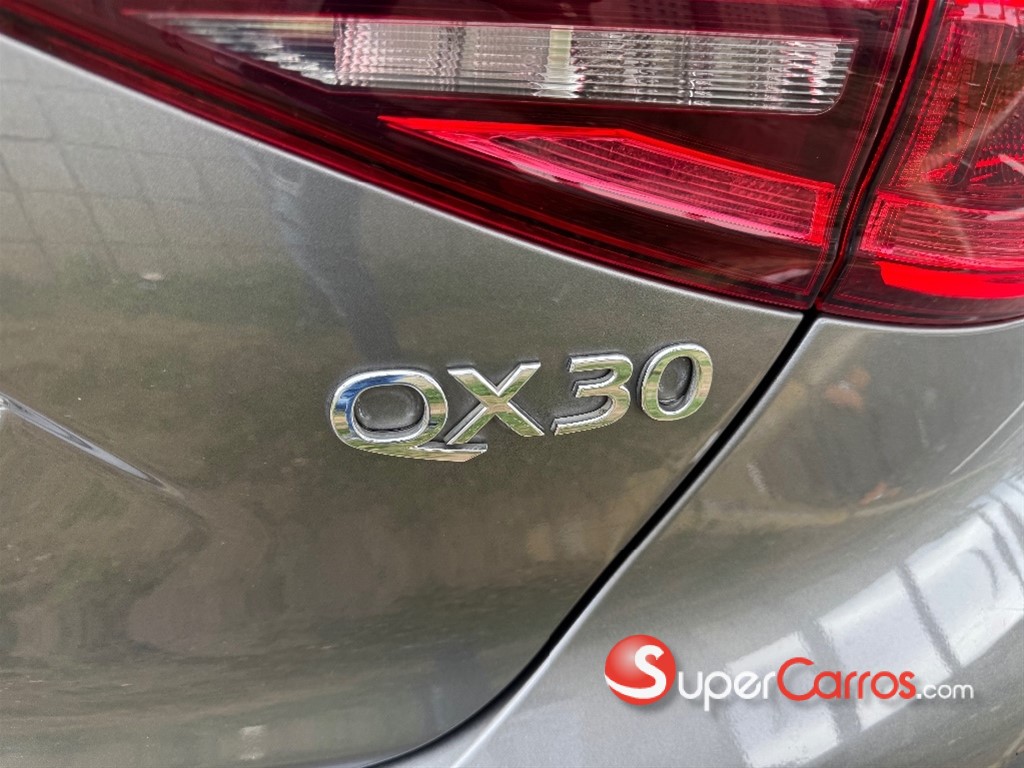 2017 Infiniti QX-30 — foto 5 / 11