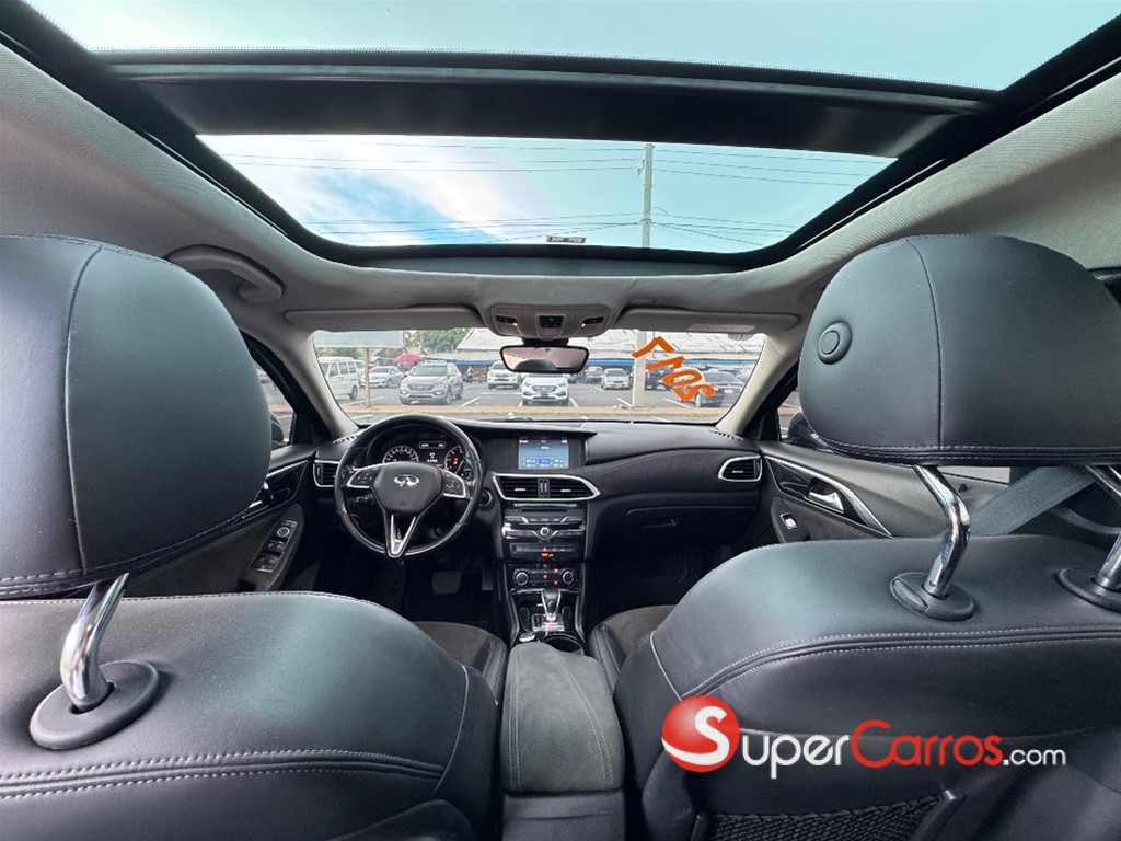 2017 Infiniti QX-30 — foto 7 / 11