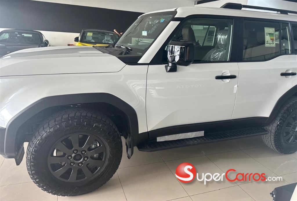 2026 Toyota Land Cruiser Prado Adventure — foto 2 / 12