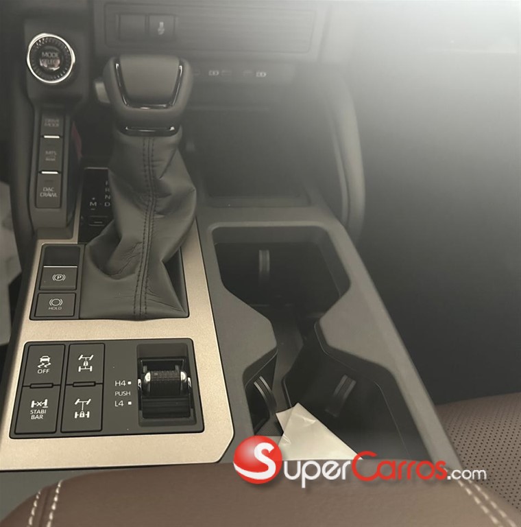 2026 Toyota Land Cruiser Prado Adventure — foto 7 / 12