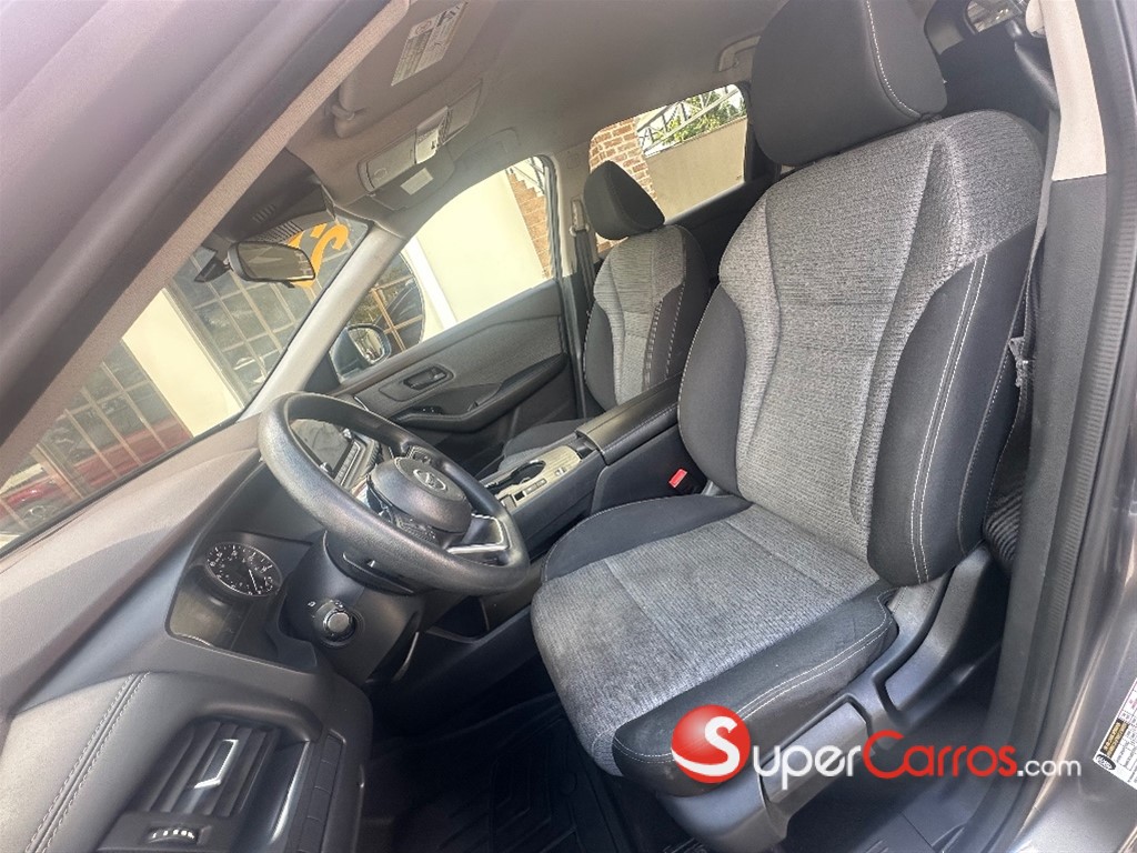 2022 Nissan Rogue — foto 7 / 10