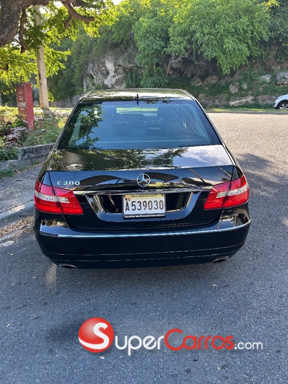 2010 Mercedes-Benz Clase E 300 — foto 9 / 12