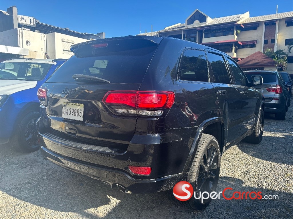 2017 Jeep Grand Cherokee Laredo 4x4 — foto 3 / 9
