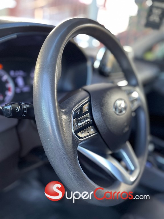 2020 Hyundai Santa Fe SE — foto 5 / 10