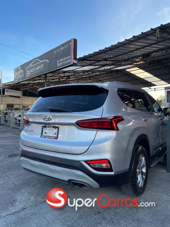 2020 Hyundai Santa Fe SE — foto 9 / 10