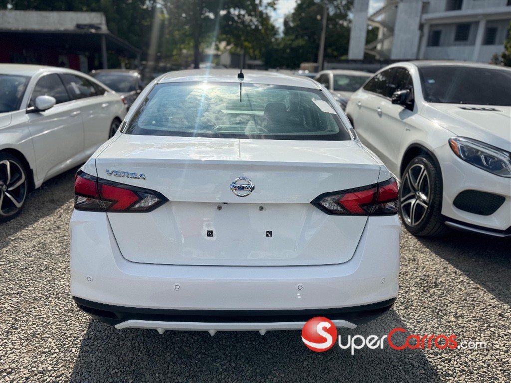 2020 Nissan Versa S Plus — foto 5 / 10