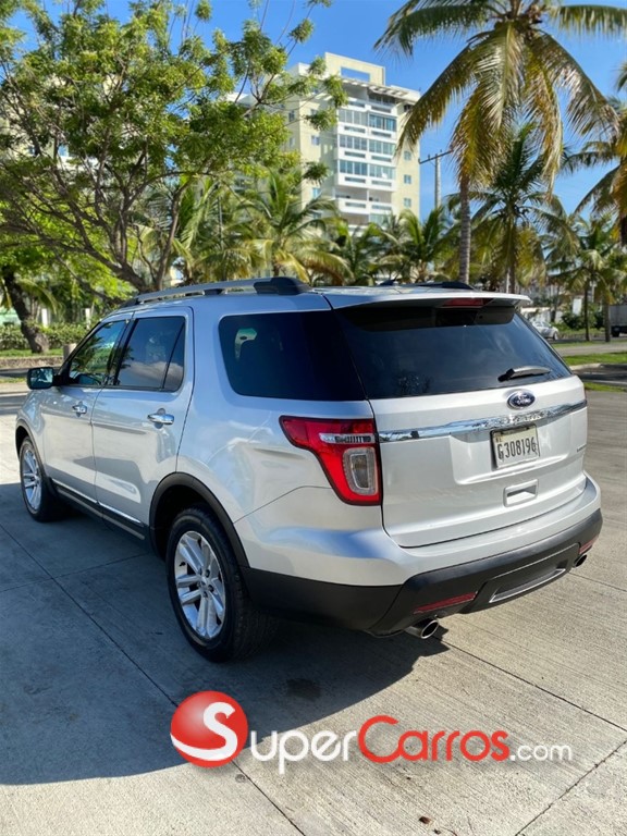 2014 Ford Explorer XLT ECOBOOST — foto 9 / 11