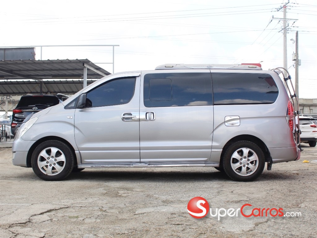 2017 Hyundai Grand Starex — foto 2 / 9