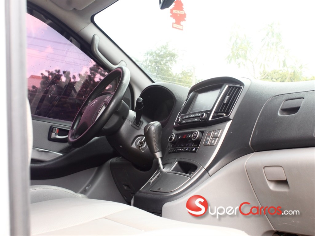 2017 Hyundai Grand Starex — foto 8 / 9