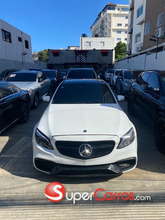 2017 Mercedes-Benz Clase C 300 4 Matic — foto 2 / 11