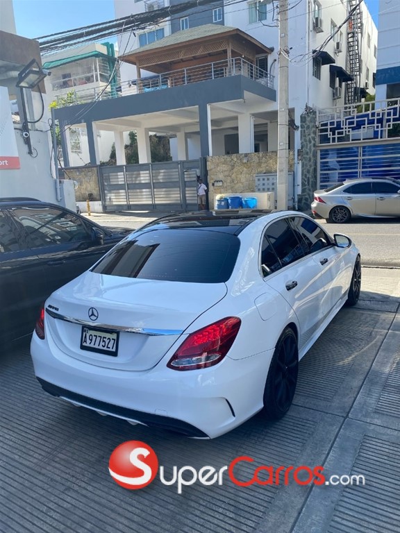 2017 Mercedes-Benz Clase C 300 4 Matic — foto 4 / 11