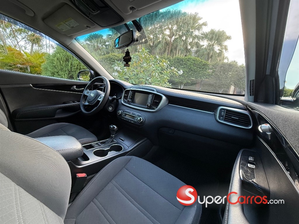 2019 Kia Sorento LX — foto 8 / 11
