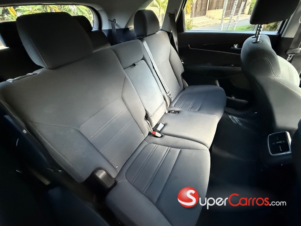 2019 Kia Sorento LX — foto 9 / 11