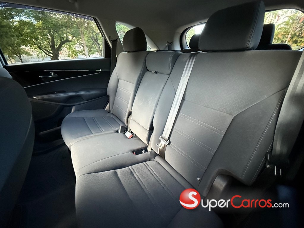 2019 Kia Sorento LX — foto 10 / 11