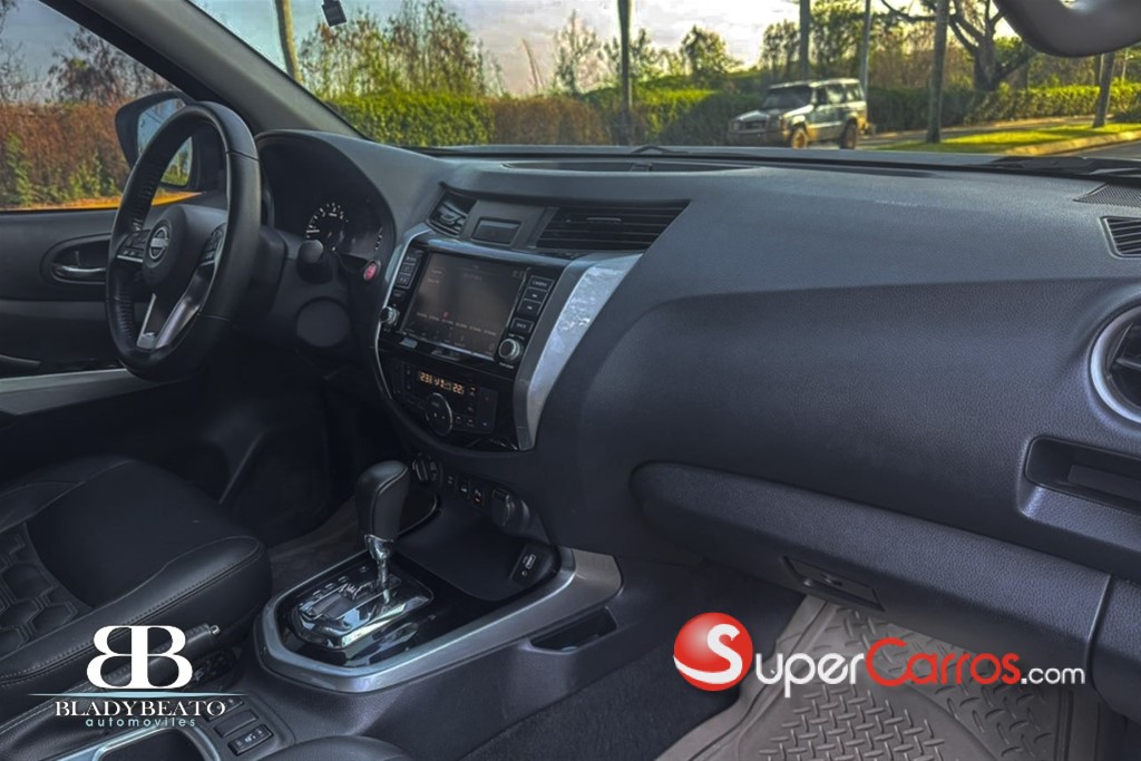 2024 Nissan Frontier LE — foto 9 / 12