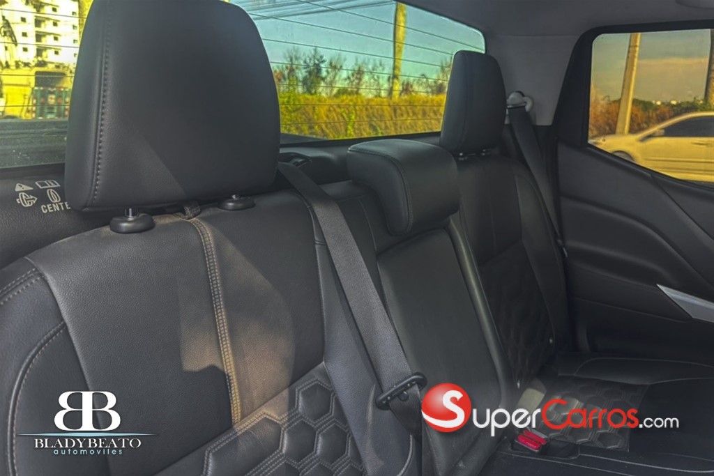 2024 Nissan Frontier LE — foto 12 / 12