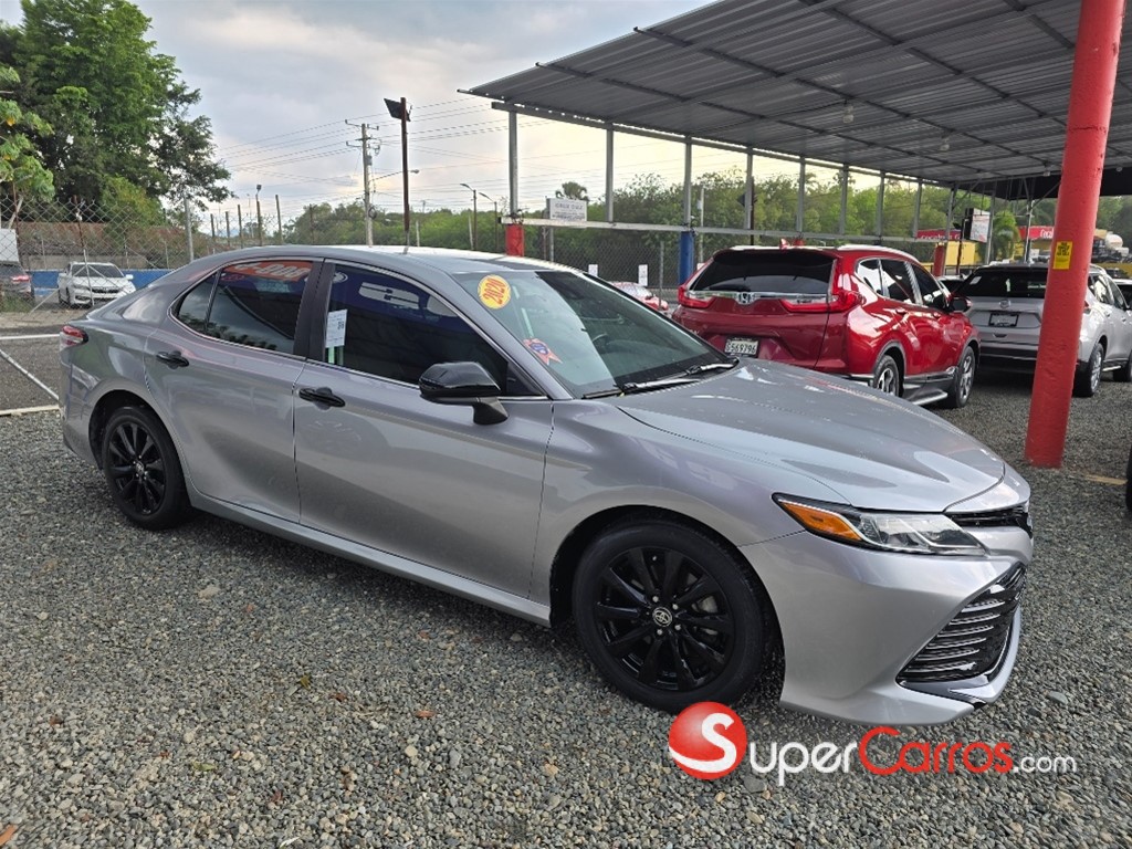 2020 Toyota Camry LE — foto 8 / 12