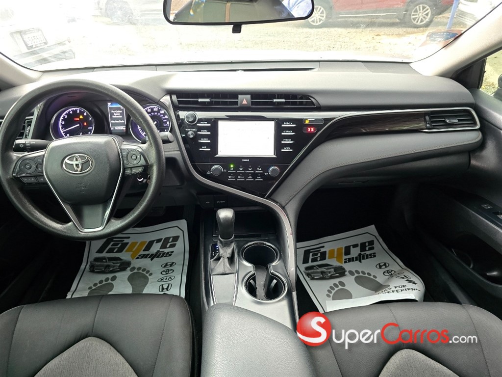 2020 Toyota Camry LE — foto 9 / 12