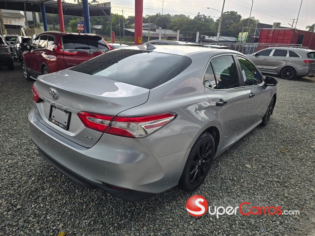 2020 Toyota Camry LE — foto 11 / 12
