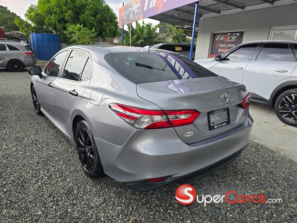 2020 Toyota Camry LE — foto 12 / 12
