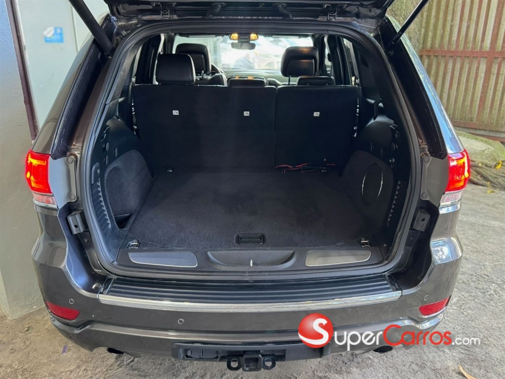 2020 Jeep Grand Cherokee Overland — foto 8 / 12