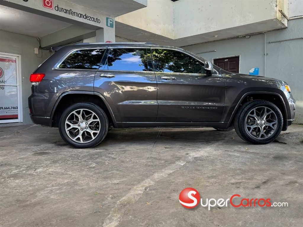 2020 Jeep Grand Cherokee Overland — foto 10 / 12