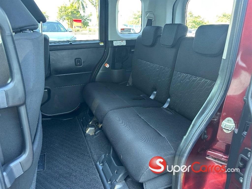 2020 Toyota Roomy — foto 8 / 11